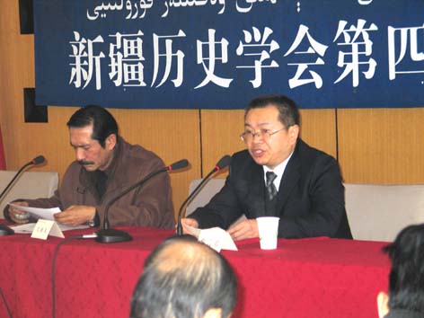 新任副会长兼秘书长田卫疆发言